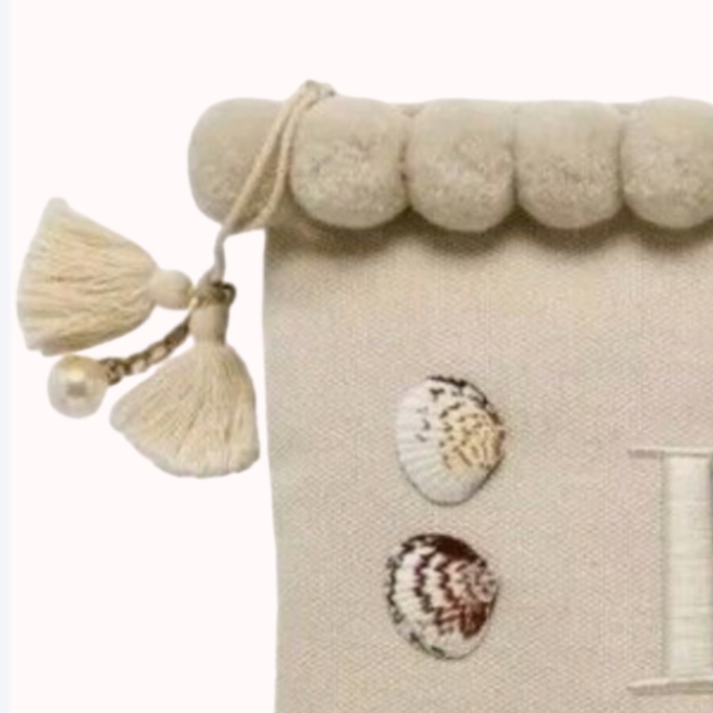 Bergdorf Goodman Bag Beach Seashells Tassel Pom Pom Large NEW - Picture 5 of 5